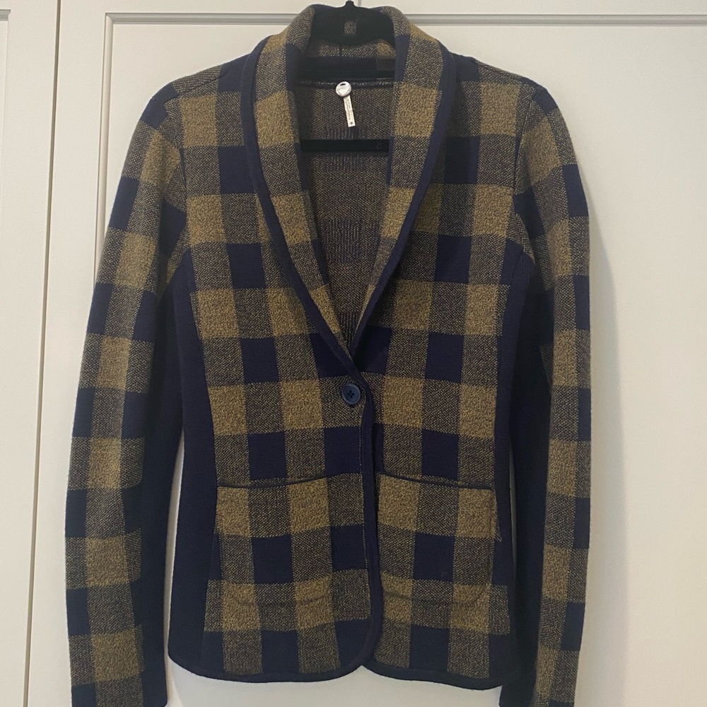 Margaret O’Leary Buffalo check sweater blazer